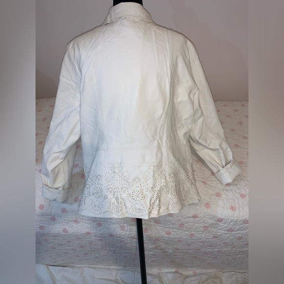 Jacket - Picture 3 of 8